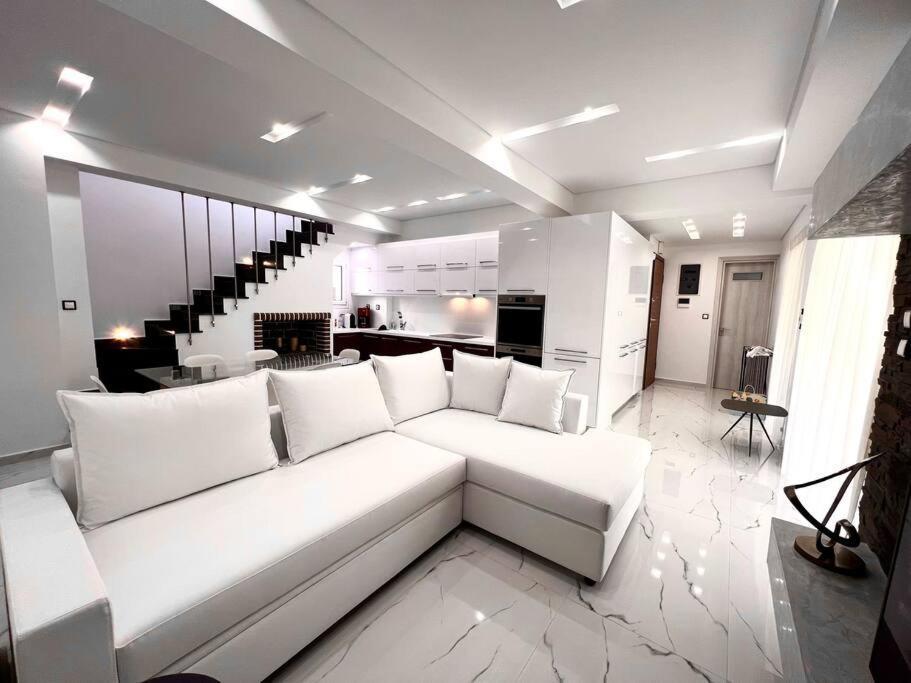 Evilion Maisonette In *