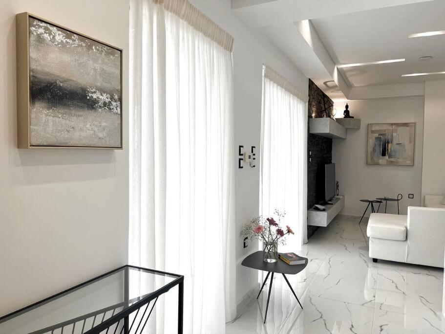 Evilion Maisonette In * Atina